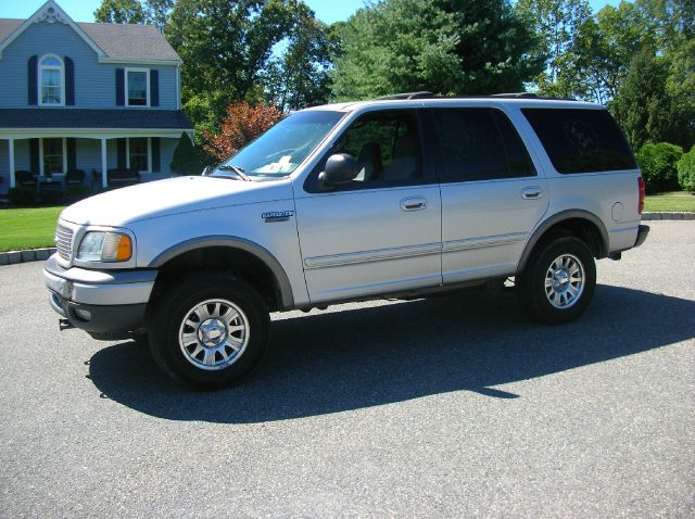 2002 Ford Expedition ESi