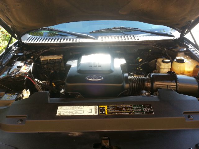 2003 Ford Expedition 2dr HB Man Spec