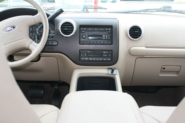 2003 Ford Expedition 2dr HB Man Spec