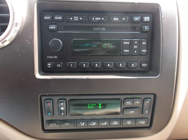 2003 Ford Expedition 2dr HB Man Spec