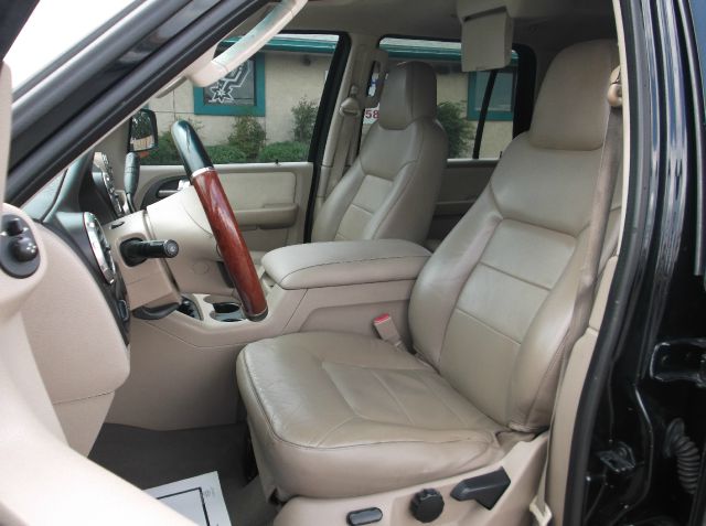 2003 Ford Expedition 2dr HB Man Spec