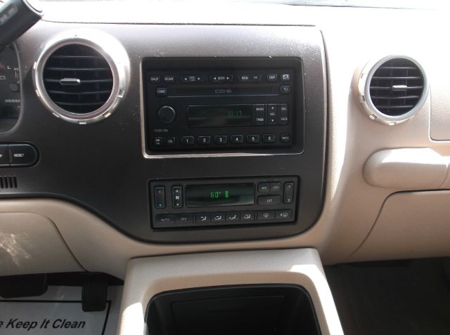 2003 Ford Expedition 2dr HB Man Spec