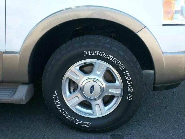 2003 Ford Expedition 2dr HB Man Spec