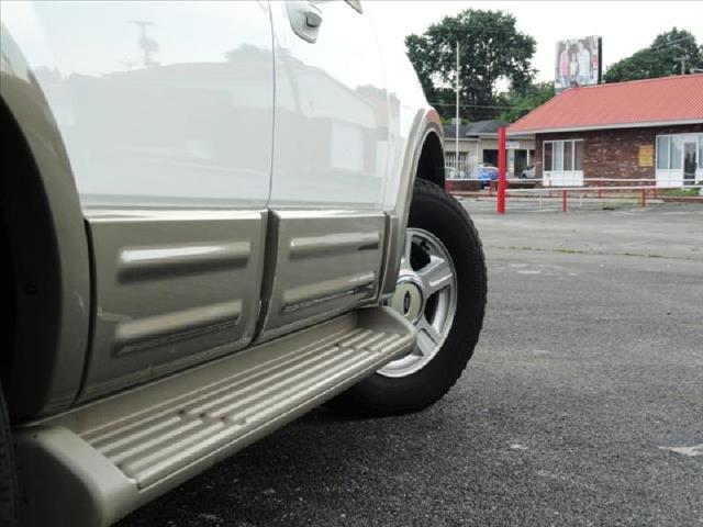 2003 Ford Expedition Touring Sedan