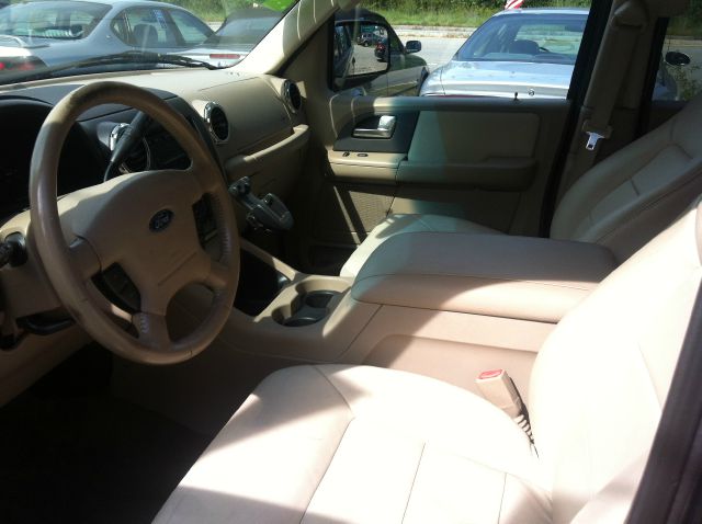 2003 Ford Expedition 2dr HB Auto (GS)