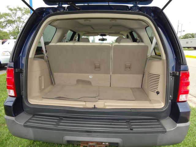 2003 Ford Expedition MOON BOSE Quads