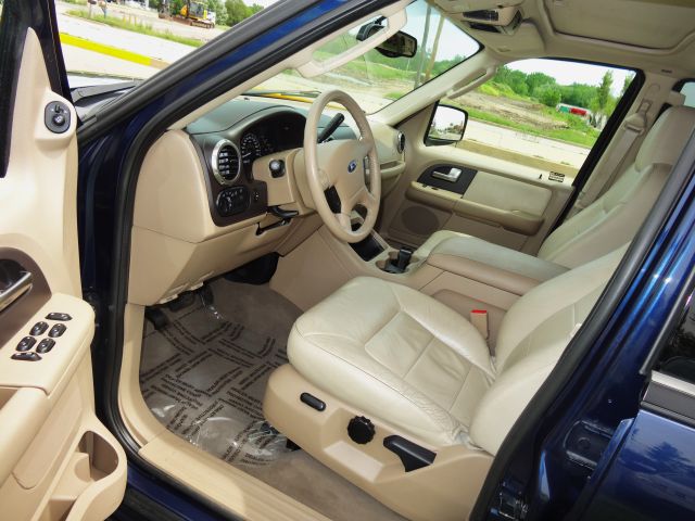 2003 Ford Expedition MOON BOSE Quads