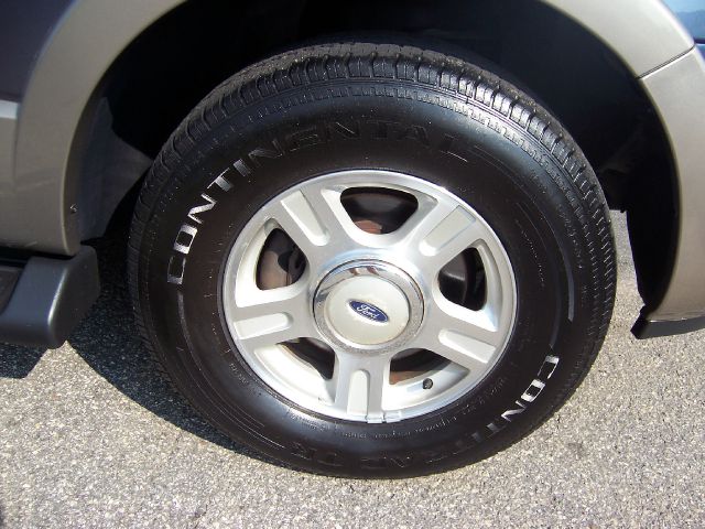 2003 Ford Expedition 2dr HB Man Spec