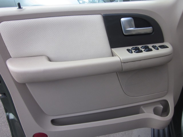 2003 Ford Expedition MOON BOSE Quads