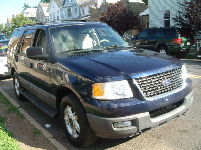 2003 Ford Expedition 4D SV AWD