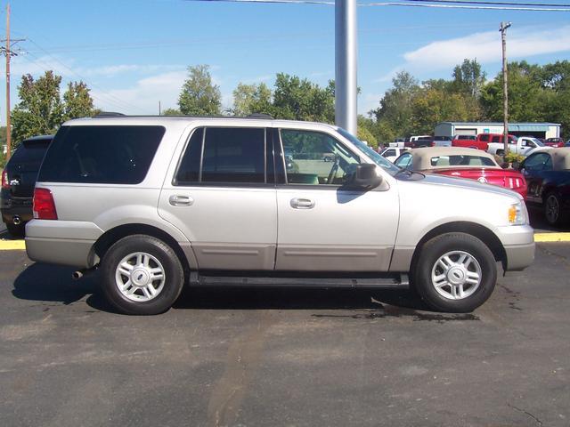 2003 Ford Expedition ESi