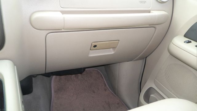 2003 Ford Expedition 2dr HB Man Spec