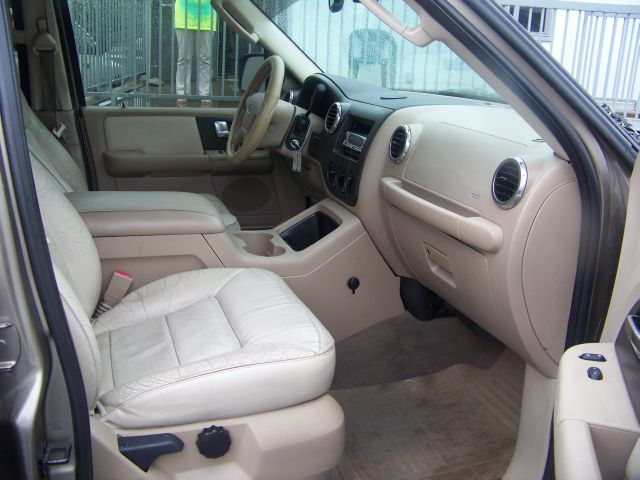 2003 Ford Expedition 2dr HB Auto (GS)