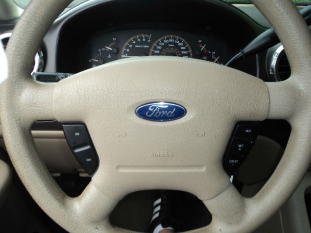 2003 Ford Expedition MOON BOSE Quads