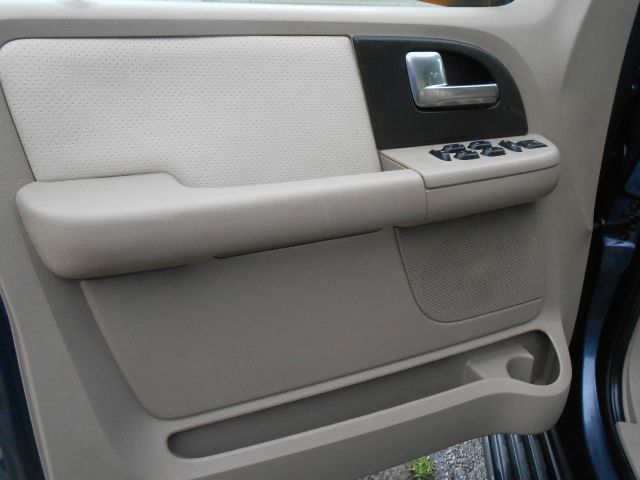 2003 Ford Expedition E320 - Extra Sharp