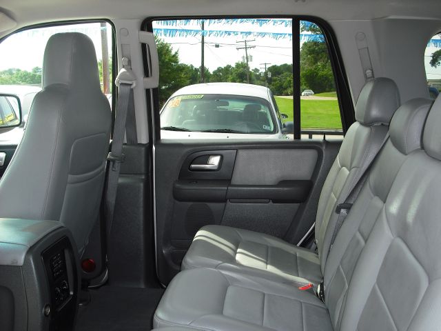 2003 Ford Expedition ESi