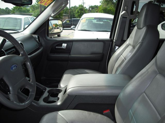 2003 Ford Expedition ESi
