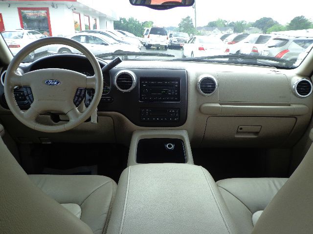 2003 Ford Expedition 2dr HB Man Spec