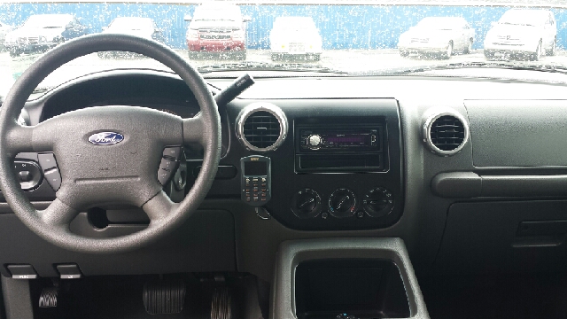 2003 Ford Expedition 2dr HB Man Spec