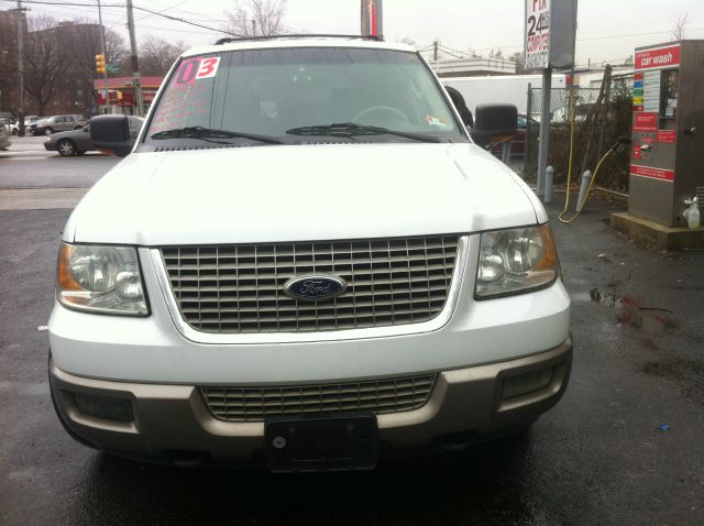 2003 Ford Expedition E320 - Extra Sharp