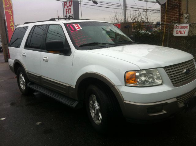 2003 Ford Expedition E320 - Extra Sharp
