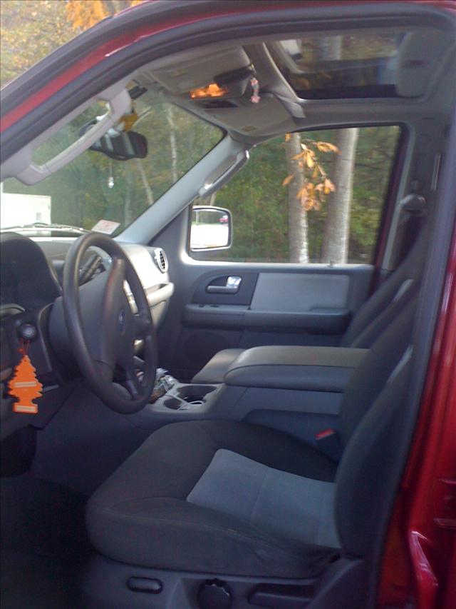 2004 Ford Expedition ESi