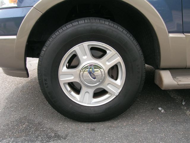 2004 Ford Expedition MOON BOSE Quads