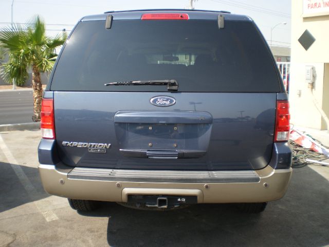2004 Ford Expedition 2dr HB Man Spec