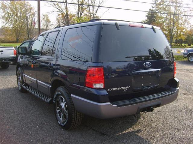 2004 Ford Expedition Touring Sedan