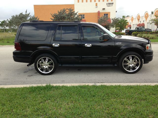 2004 Ford Expedition 2dr HB Man Spec