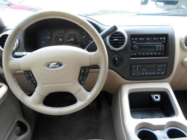 2004 Ford Expedition EX-L 4WD AT