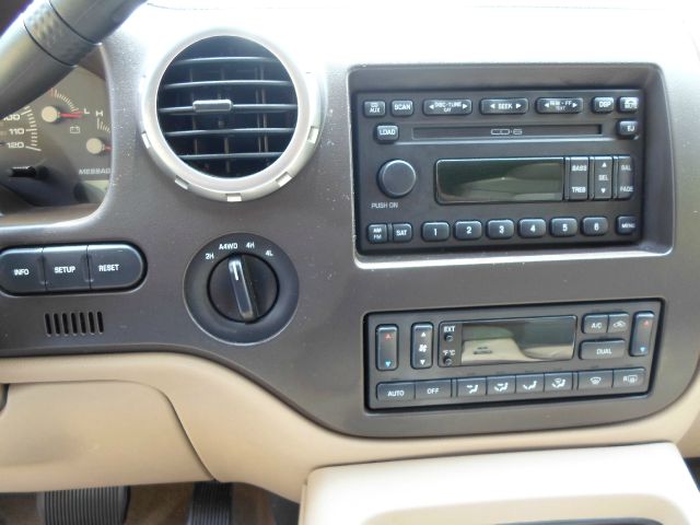 2004 Ford Expedition EX-L 4WD AT