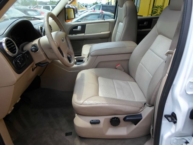 2004 Ford Expedition EX-L 4WD AT
