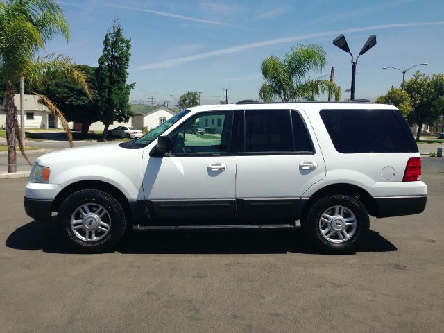 2004 Ford Expedition Touring Sedan