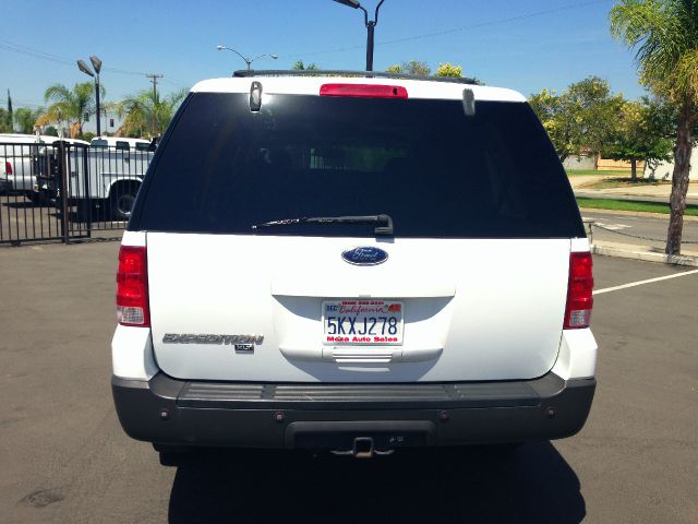 2004 Ford Expedition Touring Sedan