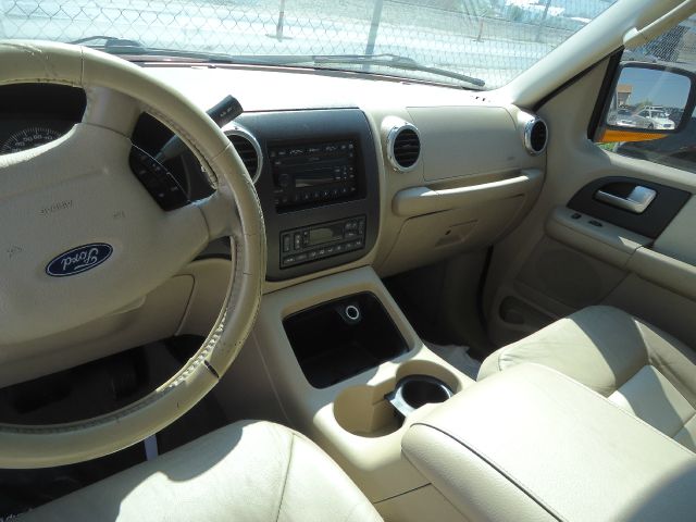 2004 Ford Expedition EX-L 4WD AT