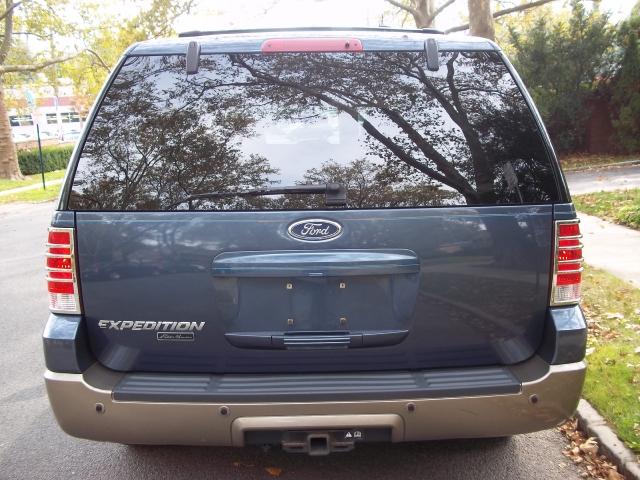 2004 Ford Expedition EX-L 4WD AT