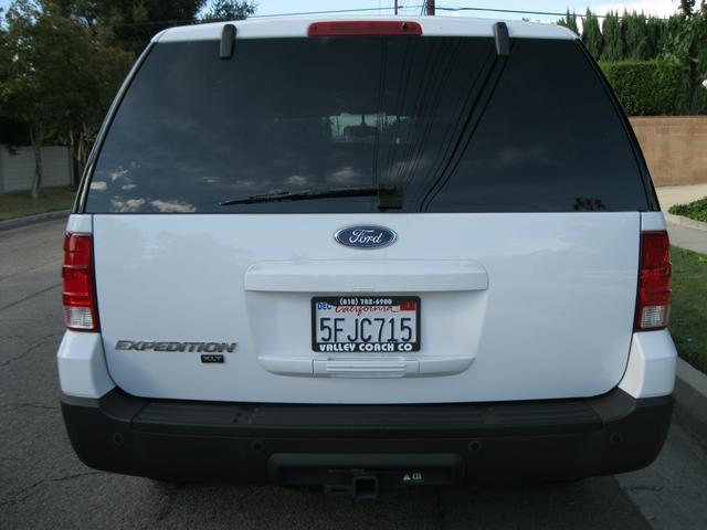 2004 Ford Expedition ESi