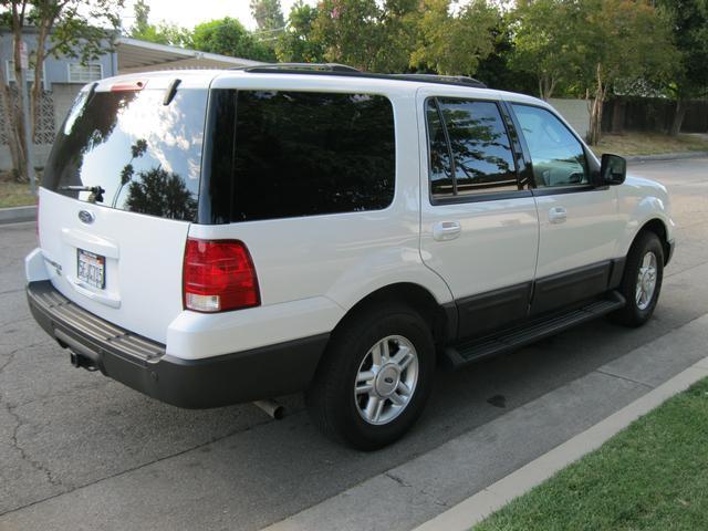 2004 Ford Expedition ESi