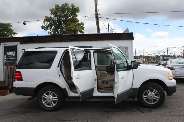2004 Ford Expedition MOON BOSE Quads
