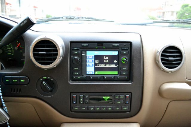 2004 Ford Expedition EX-L 4WD AT