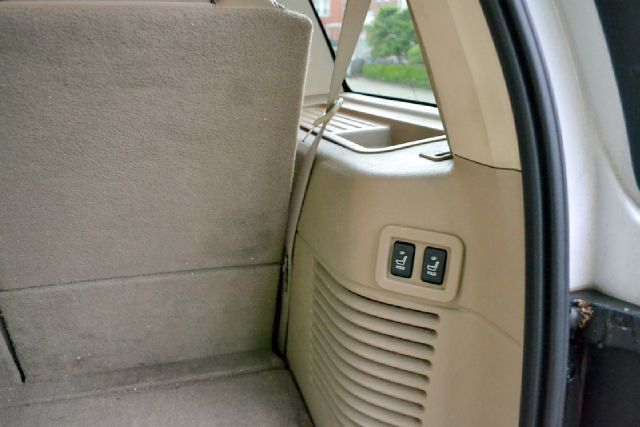 2004 Ford Expedition EX-L 4WD AT