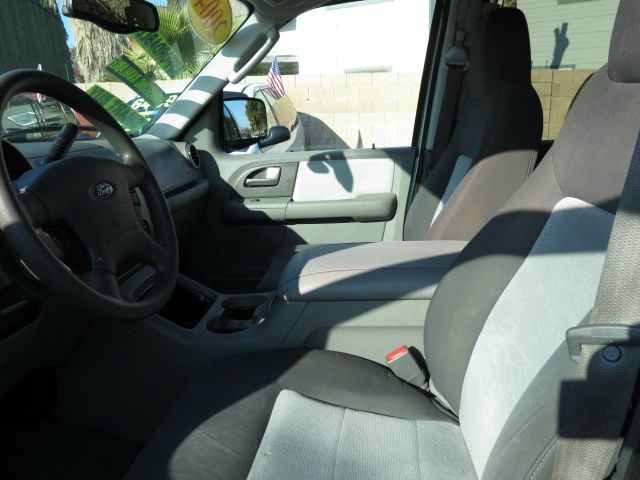 2004 Ford Expedition 4X2 I4
