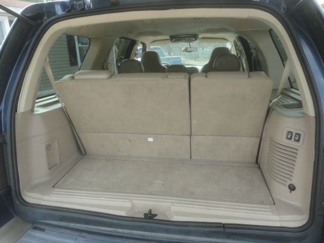 2004 Ford Expedition 2dr HB Man Spec