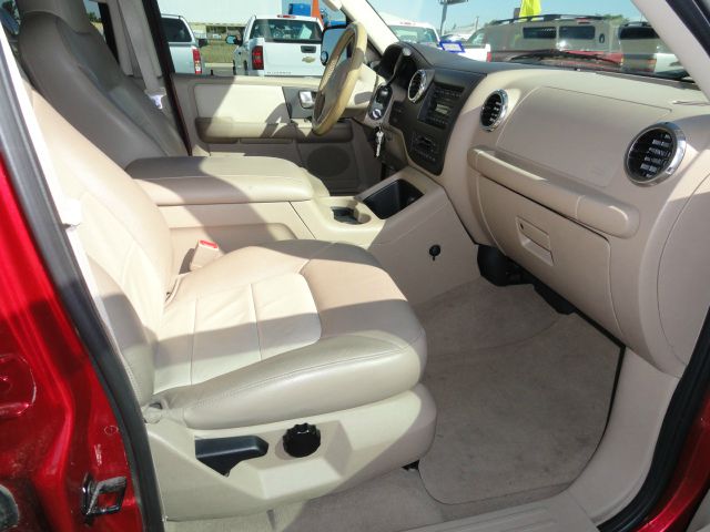 2004 Ford Expedition 2dr HB Man Spec