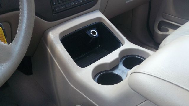 2004 Ford Expedition 2dr HB Man Spec