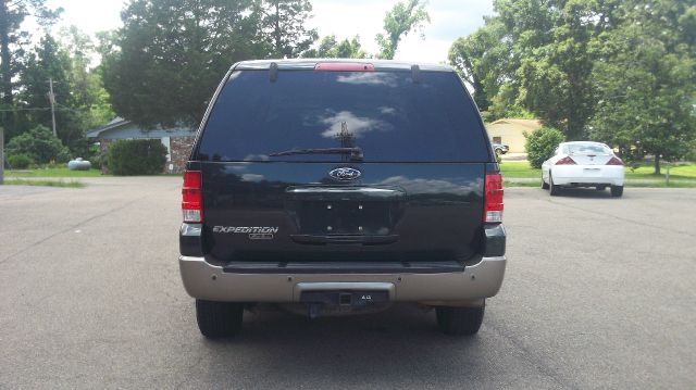 2004 Ford Expedition 2dr HB Man Spec