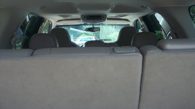 2004 Ford Expedition 2dr HB Man Spec