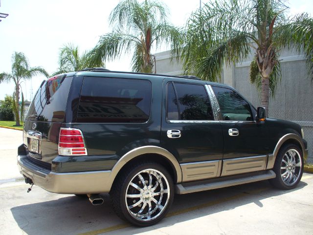 2004 Ford Expedition MOON BOSE Quads