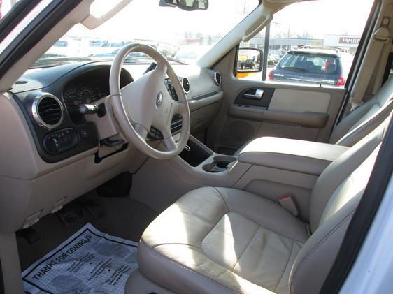 2004 Ford Expedition EX-L 4WD AT